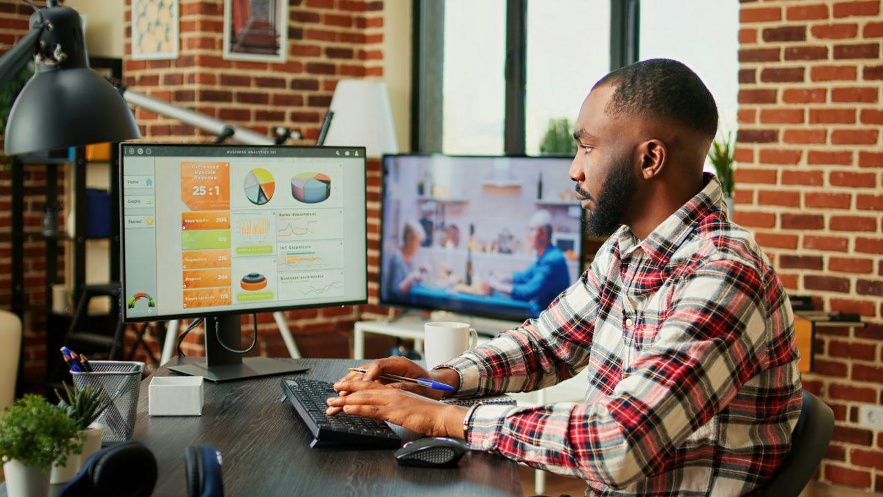 Analytics & Performance Tracking_img